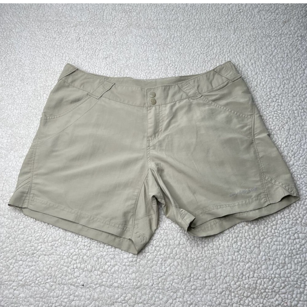 Columbia Omni Shade Performance Fishing Gear Beige Shorts Medium